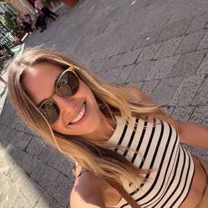 Meet your Posher, Lucinda